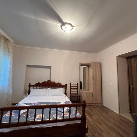 Cozy Apartment In The Centre Of Kutaissi Exterior foto