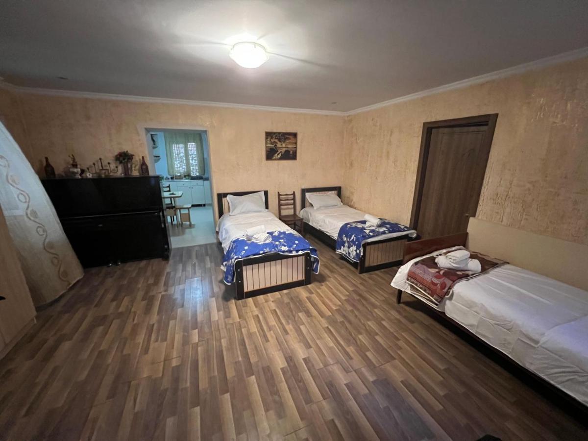 Cozy Apartment In The Centre Of Kutaissi Exterior foto