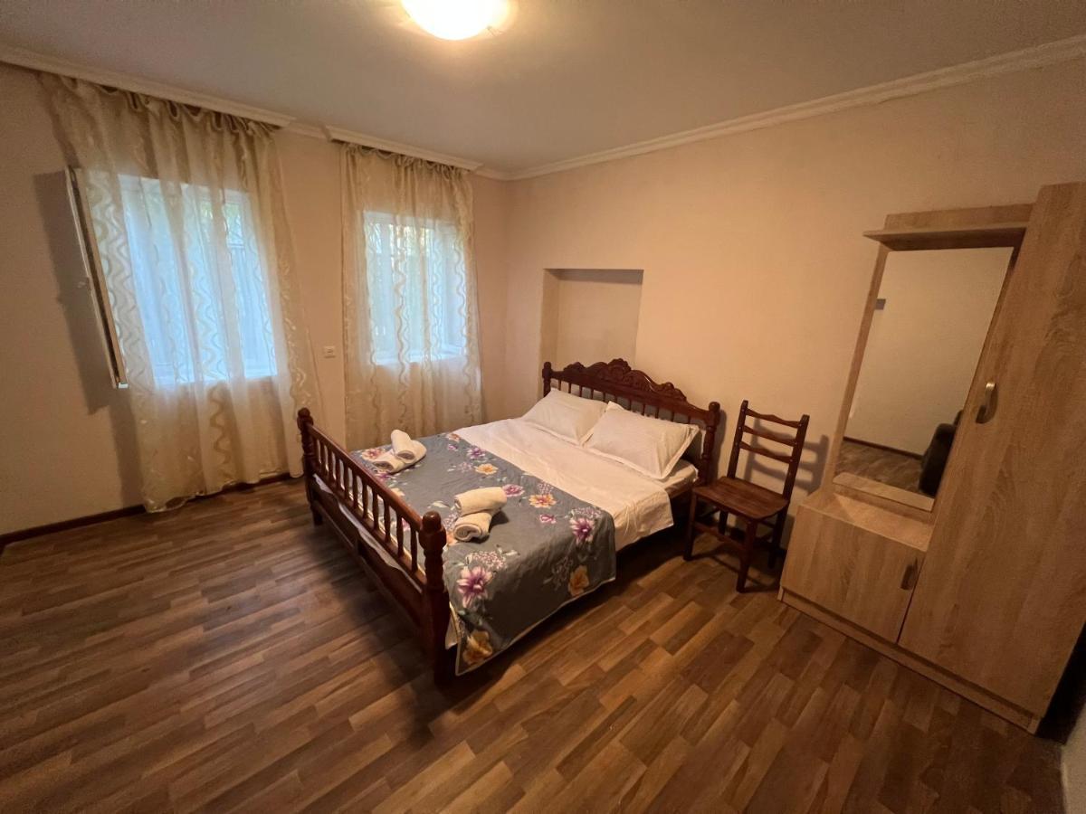 Cozy Apartment In The Centre Of Kutaissi Exterior foto